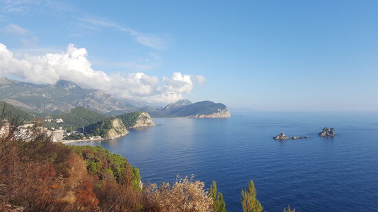 Auch wenn es dann an der Küste entlang geht, heißt das nicht, dass es flach ist