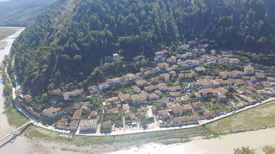 Danach spaziere ich zur Burg und gerate zufällig in eine Wikinger Reisegruppe. Burgführung in deutscher Sprache, ins Museum mit durchgewunken... irgendwann fragt mich jemand, mit wem ich auf dem Zimmer bin. ??? Die Aufklärung: es ist die erste Station ihrer Reise, sie kennen einander noch gar nicht. 
Da bin ich auch schon wieder weg...