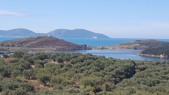Ziel des Tagesausfluges ist das Dorf und die gleichnamige Insel Zvernec, inmitten von Salzwiesen.