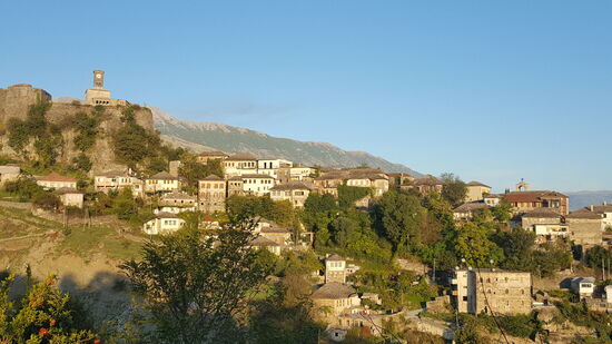 Nachmittags spaziere ich zur Burg hinauf...