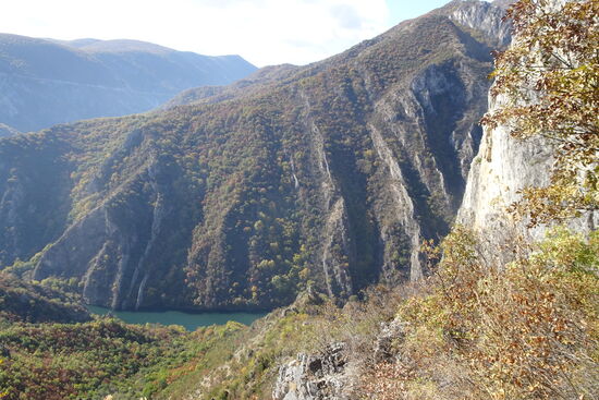 Wir schauen allerdings nur von oben in den Canyon hinein, denn es gibt auch hier Kletterrouten. 
