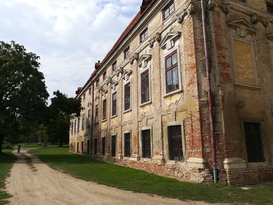 Schloss Jaroslavice wird von einen Enthusiasten mühsam restauriert.