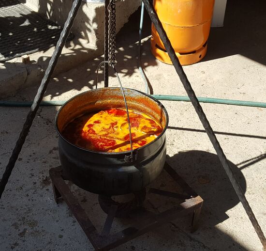 Die Tochter wäscht inzwischen unsere gesamte Wäsche und ihr Mann kocht eine super leckere Suppe für alle. Herzlichen Dank für beides!