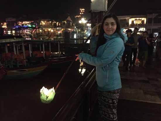 Ich habe ein kleines Lichtlein über das Wasser schwimmen lassen