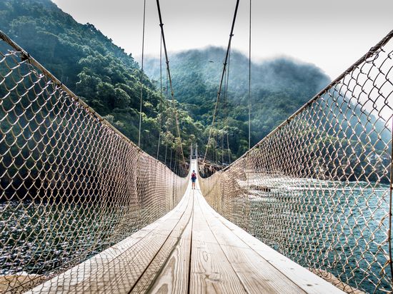 Auf der Suspension Bridge