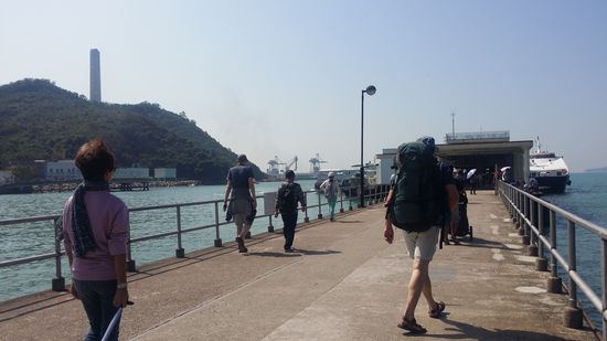 Auf dem Weg zur Fähre  nach HK Island.
