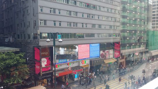 ... und zwar nicht nicht wie  geplant  im 16. STOCK sondern im 8. Dazu später!