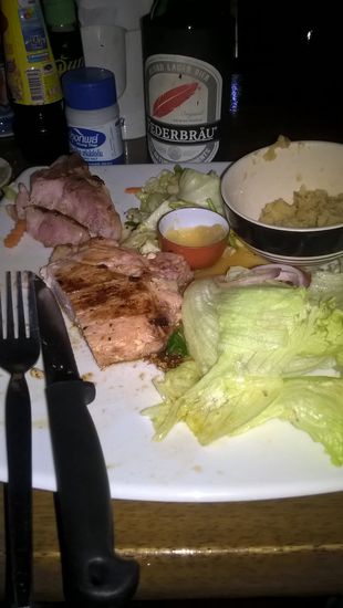 Seit dem
13.12.2016 wieder ein Kotelett mit Kartoffelbrei und Salat.
Restaurant " Gecko Garden" sehr zu empfehlen.