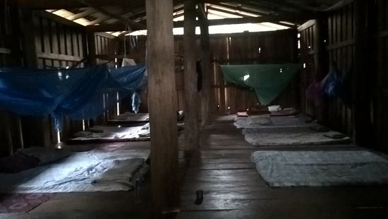 Gemeinsamer Schlafraum.
Es gibt keinen Strom und ohne Taschenlampe � geht gar nichts.
