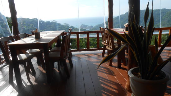 Blick vom Restaurant auf die Bucht.