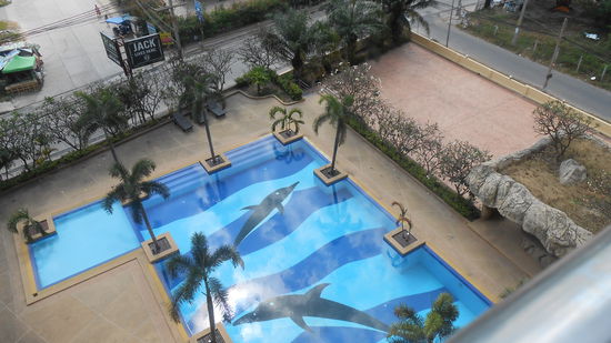 Zur Anlage gehörender Pool