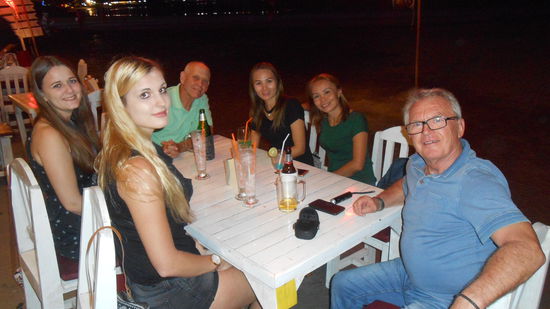 Silvester am Strand Klong Phrao in Kho Chang mit Freunden.