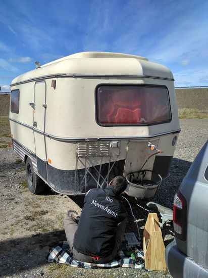 Mattes mus schrauben und reparieren. Das Chassis vorne verstärken.