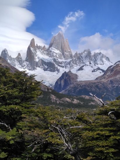 Ab hier können die Kletterer ihr Glück versuchen. Fitz Roy in der Mitte ist 3400 m hoch