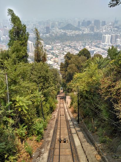 Santiago: mit der Seilbahn auf den San Cristobal. Aussicht sehr beschränkt.
