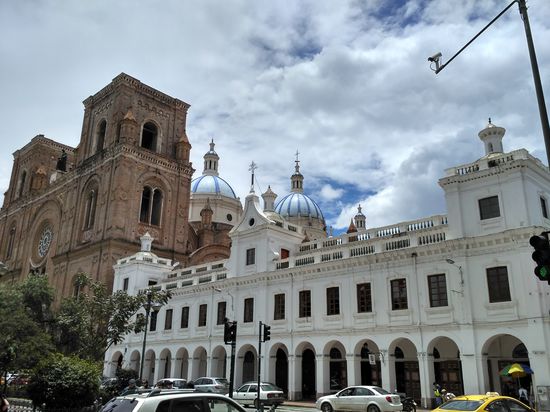 Plaza Calderon, die Kathedrale.