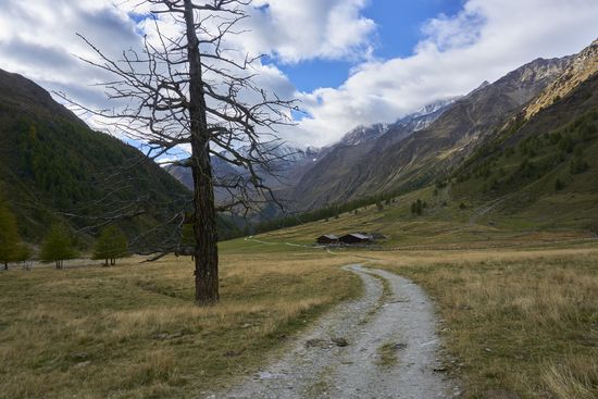 Der Eishof. Die erste Übernachtung in einer Hütte. Sehr urige Atmosphäre mit super Essen.
