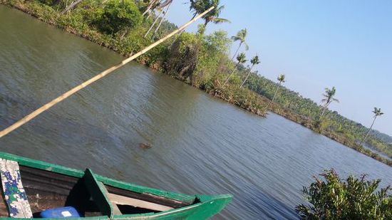 Ab auf die Insel mit dem Stechkahn...