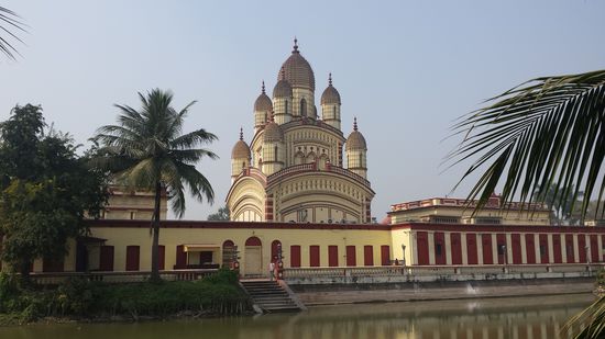 Dakshineswar-Kali-Tempel, nur von außen kann man einen Schnappschuss machen.