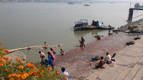 Baden im Heiligen Fluss.