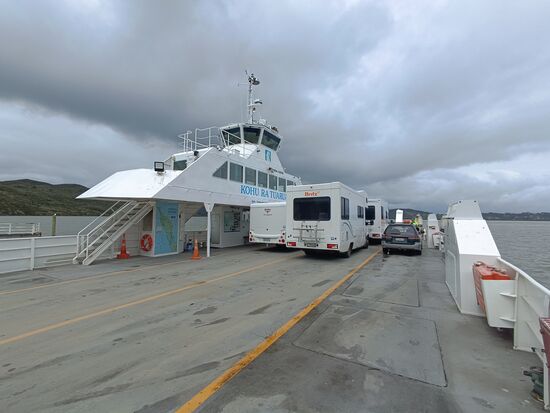 Unsere Fähre nach Rawene