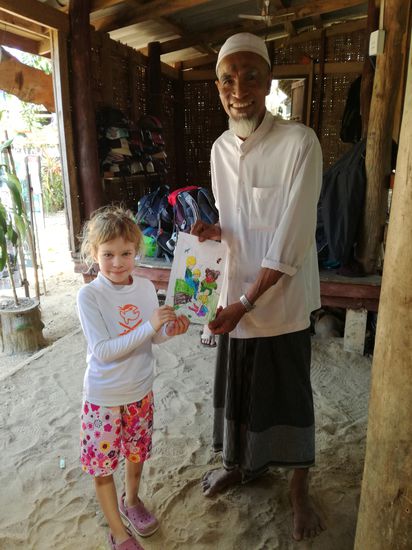 Die Überreichung des Gastgeschenks