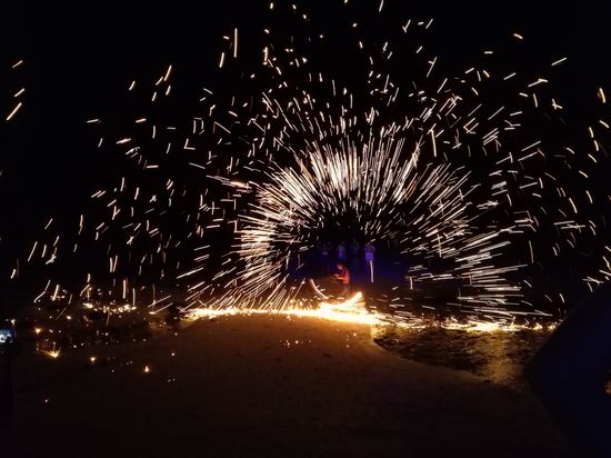 Das große Feuerrad am Strand