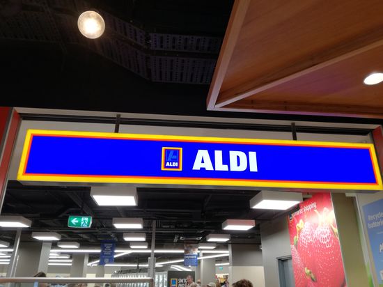 Wir gehen zu Aldi