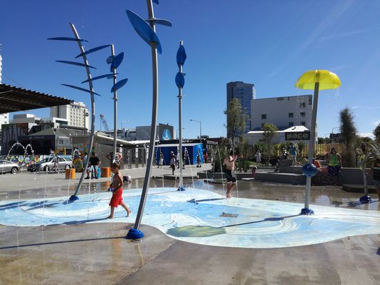 Der beste Spielplatz der Welt wartet auf Liam und Yaron
