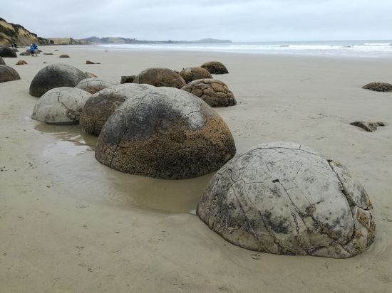 Kugeln am Strand,  die Moeraki Boulders