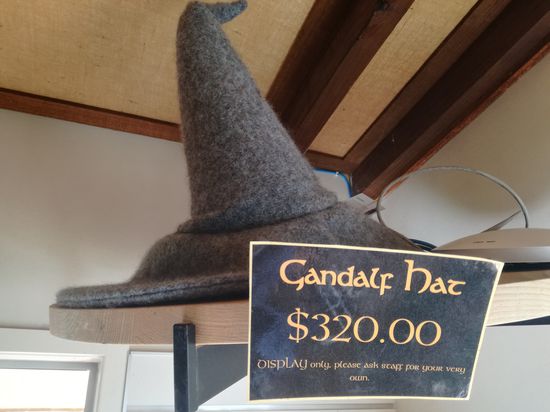 Fundstück des Tages
Ordentlicher Preis für einen einfachen Filzhut, ich überlege nach der Reise meine Cap meistbietend zu versteigern. Gebote werden ab sofort angenommen