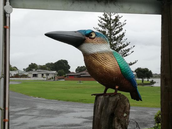Das Maskottchen vom Campingplatz, der beobachtet das Ganze, wie der Adler