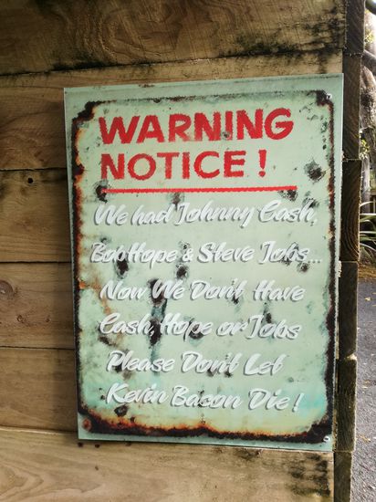 Fundstück des Tages
Das Schild hing hinter der Grillstation