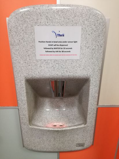 Fundstück des Tages
Das schweizer Taschenmesser zum Hände waschen
Seife, Wasser und Trocken in einem Gerät