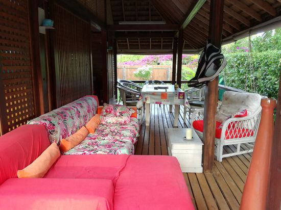 Der äussere Essbereich mit chillout Möglichkeit