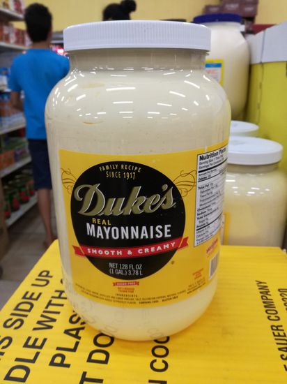 Fundstück des Tages
Eine Gallone Mayonnaise, das erklärt so manche Leibesfülle