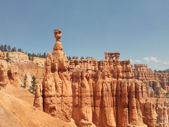 Lustige Hoodoos, der linke nennt sich Thors Hammer