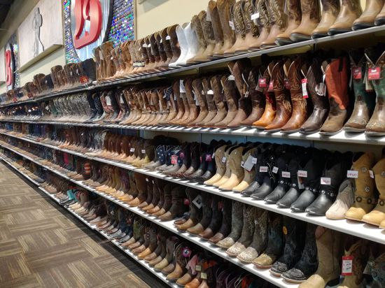 Cowboystiefel soweit das Auge reicht