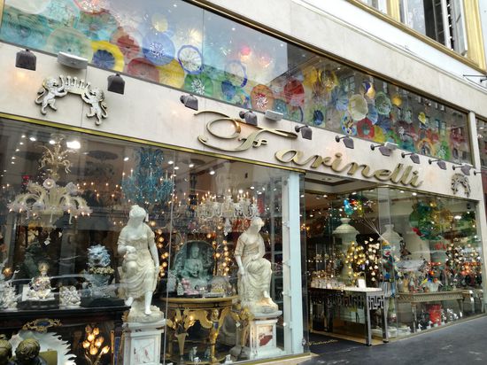 Bei Farinelli gibt es Kunst und Kitsch aus Glas
