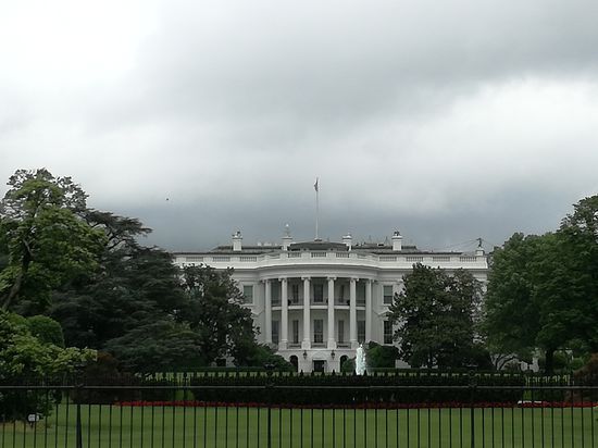 Dunkle Wolken über dem Weißen Haus