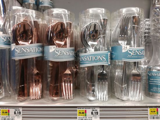 Fundstück des Tages
Hier gibt es veredeltes Plastikgeschirr