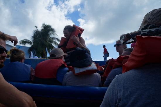 Überfahrt - mit der Nussschale durch's tosende Meer