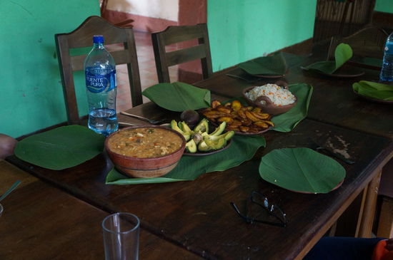 India viejo con platonos