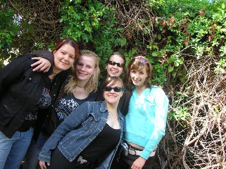 (lnr) ich, anja, mel, kristina (v) hildrun