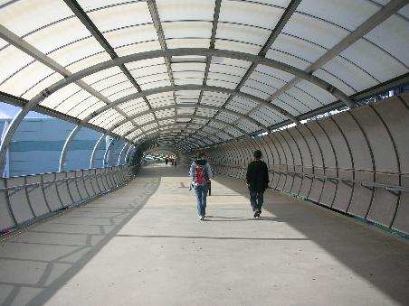 tunnel zwischen den ganzen stadien