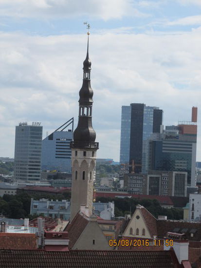 Aussicht vom Domberg: Das alte und das neue Tallinn auf faszinierende Weise miteinander vereint.