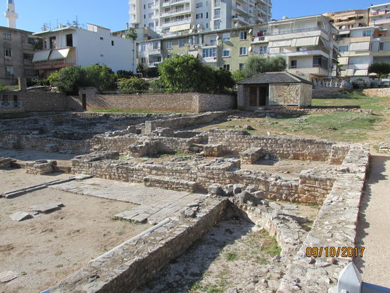 Überreste des jüdischen Synagogenkomplexes in Saranda