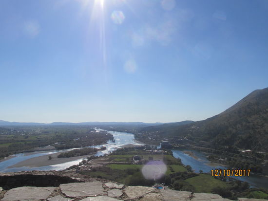 Die Buna: Ein an dieser Stelle deltaähnliches Abflusssystem des Shkodra Sees zur Adria