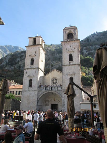 An die Kathedrale kam man infolge der Menschenmassen schlecht heran.