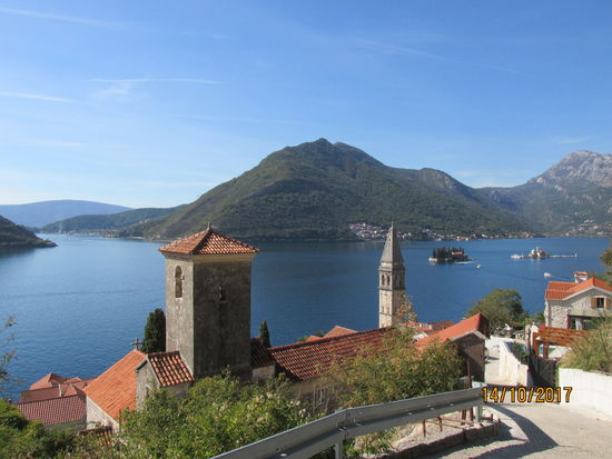 Der Abfluss der "hinteren Bucht" in die vordere Bucht von Kotor.